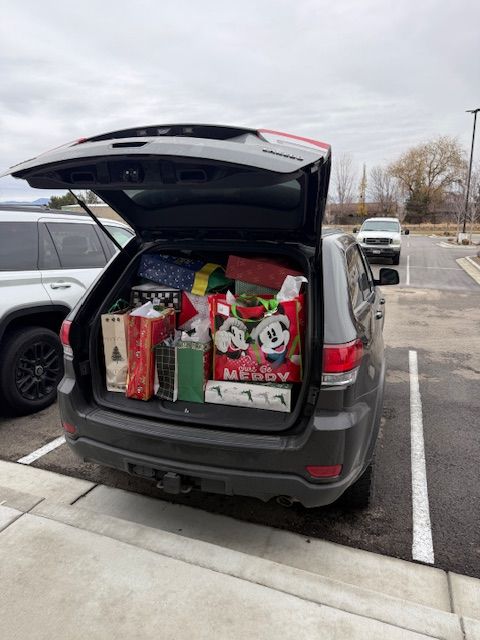 Allona's Angels volunteers and gifts