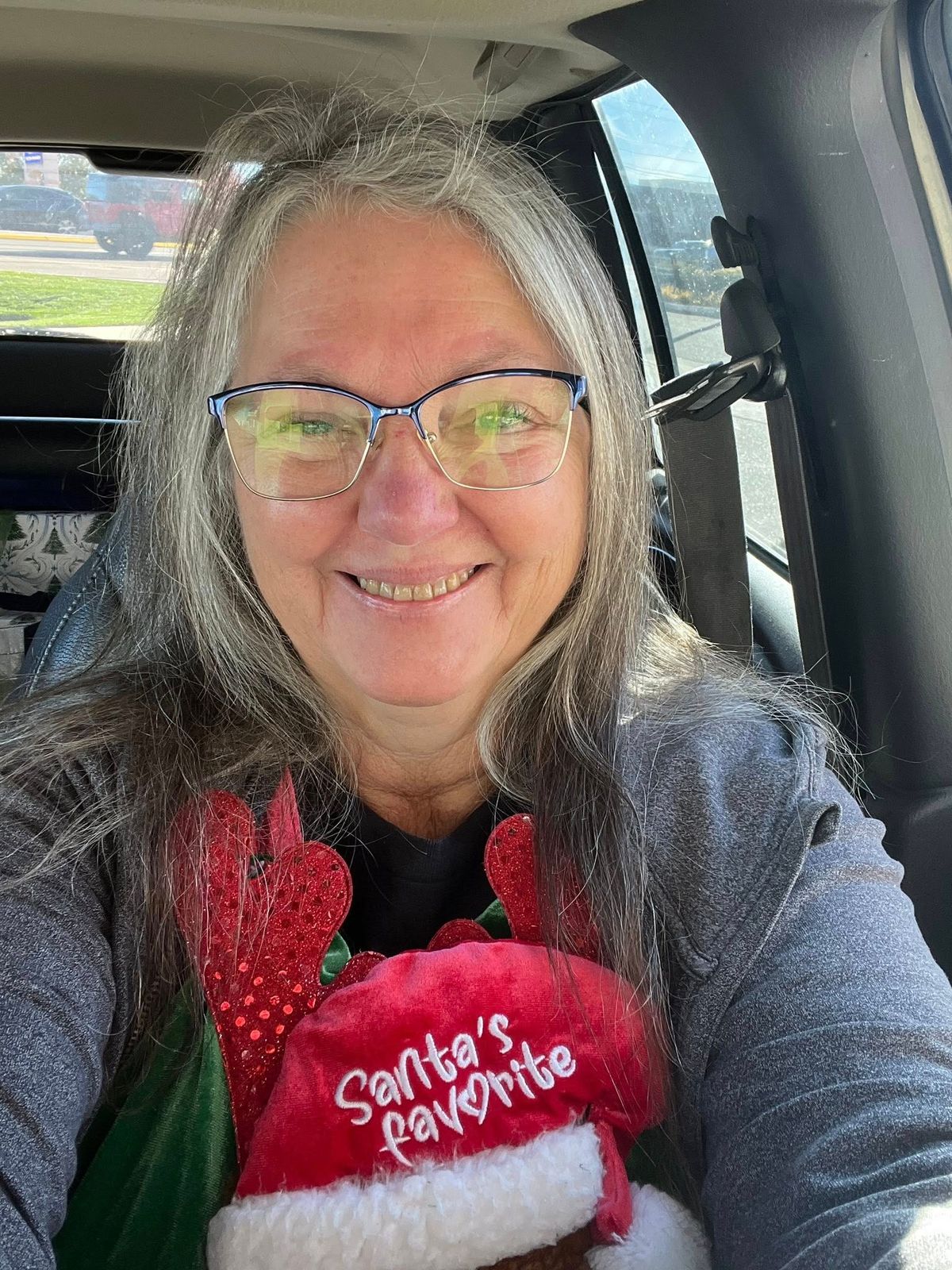 Allona's Angels volunteers and gifts